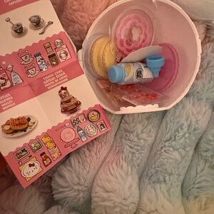 Mini verse hello kitty make it food tiered cake